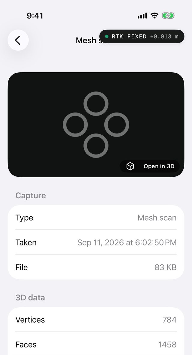 Capture details for a sample mesh scan: a preview with the Open in 3D button, then Type Mesh scan, the date taken, an 83 KB file size, and 784 vertices and 1458 faces under 3D data